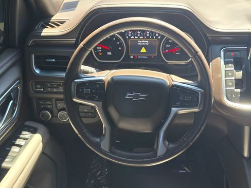 Used 2021 Chevrolet Tahoe Z71 w/ Luxury Package AWD/4WD image 20