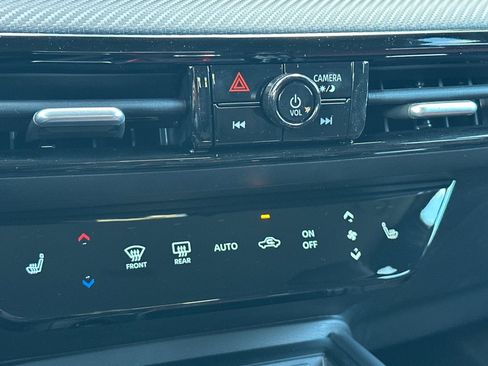 New 2026 Nissan Kicks SR w/ Cold Weather Package image 17