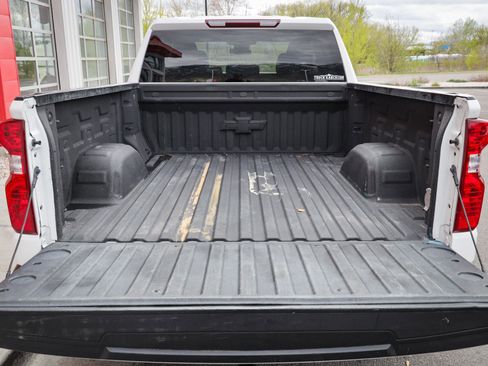 Used 2022 Chevrolet Silverado 1500 LT w/ Protection Package image 5