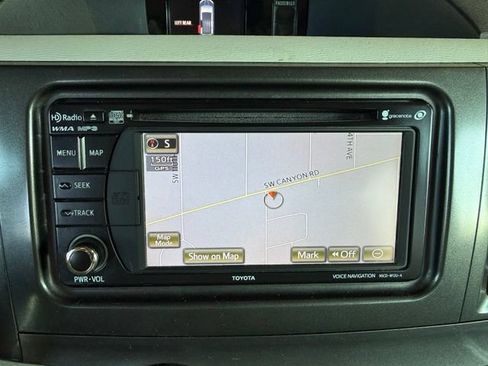 Used 2014 Toyota Sienna XLE FWD image 23