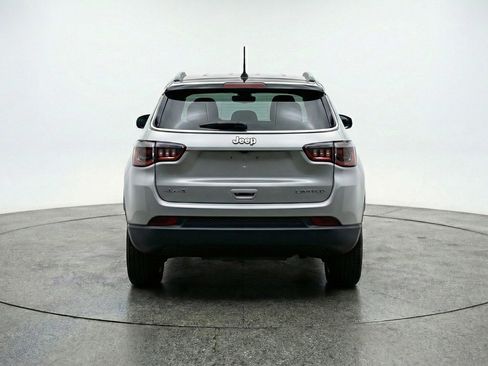 Used 2025 Jeep Compass Limited image 6