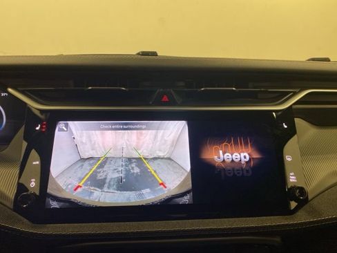 Used 2026 Jeep Cherokee Laredo AWD/4WD image 11