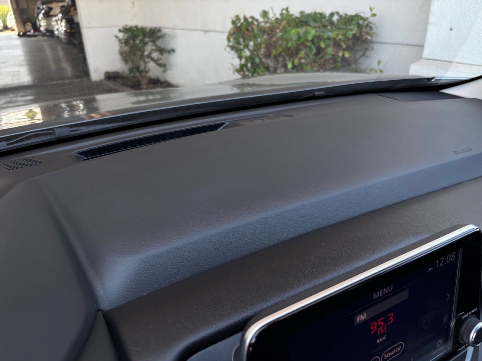 Used 2025 Nissan Rogue SV FWD image 16
