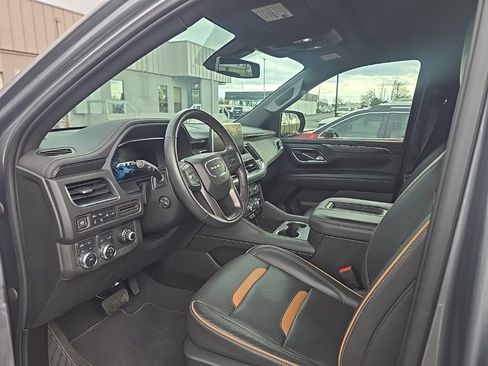 Used 2022 GMC Yukon XL AT4 image 8