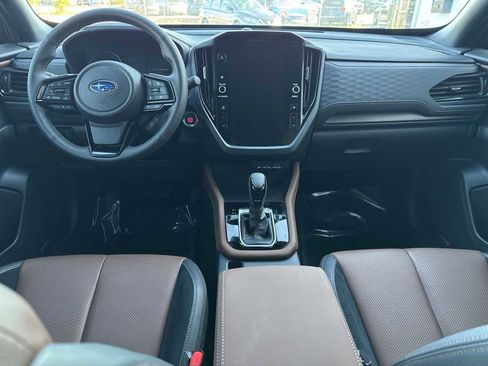 Used 2025 Subaru Forester Touring image 15