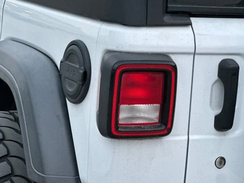 Used 2018 Jeep Wrangler Unlimited Sport image 15