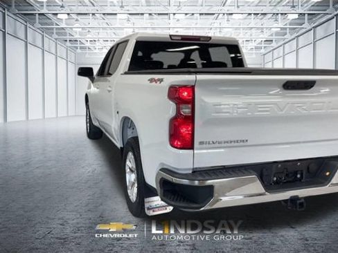 Used 2023 Chevrolet Silverado 1500 LT AWD/4WD image 8