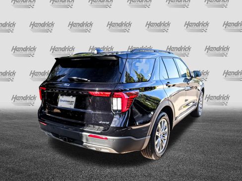Used 2025 Ford Explorer Active w/ Active Comfort Package image 10