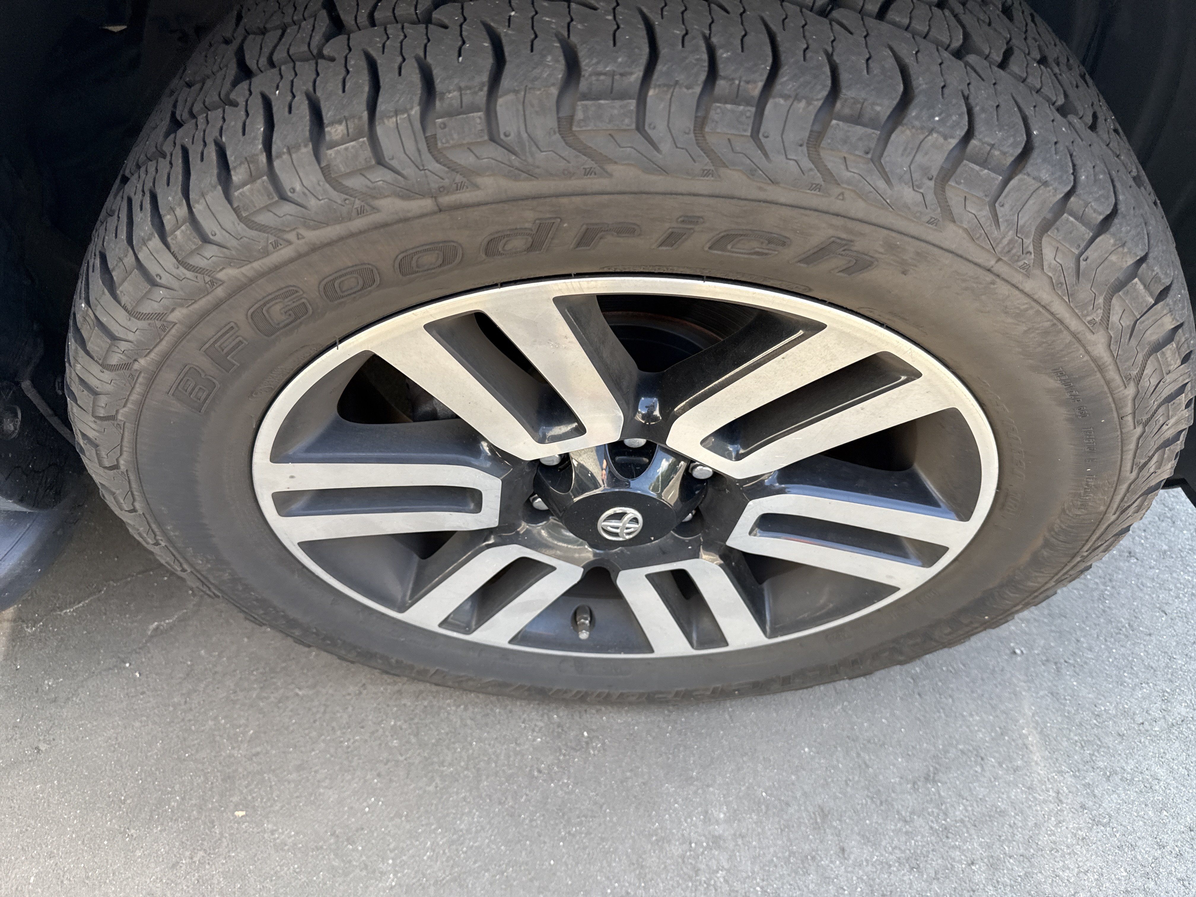 Used 2019 Toyota 4Runner Limited AWD/4WD image 9