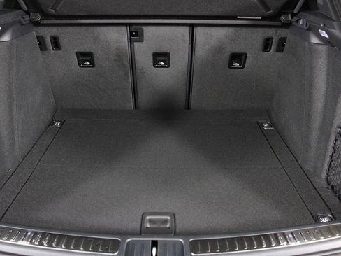 New 2026 Porsche Macan image 19