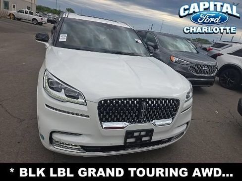 Used 2023 Lincoln Aviator Black Label Grand Touring AWD/4WD image 2