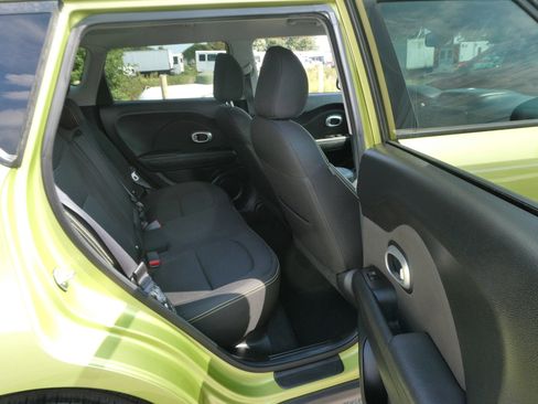 Used 2016 Kia Soul + FWD image 24