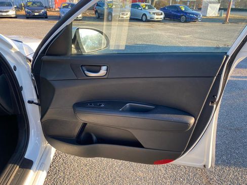 Used 2018 Kia Optima LX w/ Convenience Package image 16