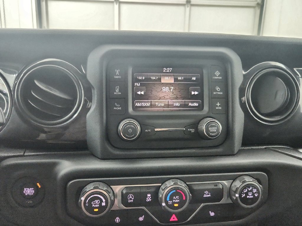 Certified 2020 Jeep Gladiator Sport AWD/4WD image 27