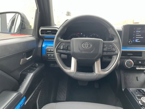 Used 2025 Toyota Tacoma TRD Off-Road image 34