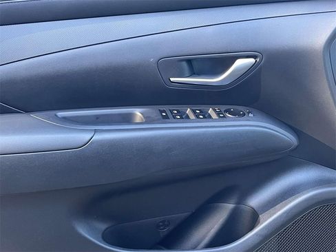 Certified 2025 Hyundai Santa Cruz SEL image 13