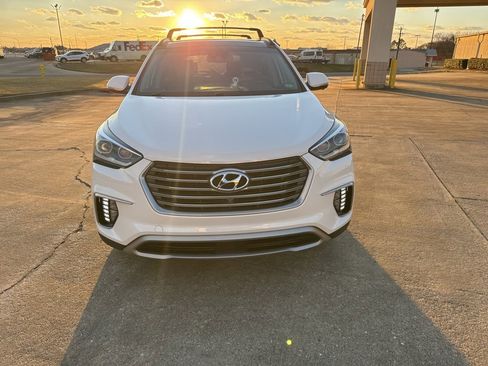 Used 2019 Hyundai Santa Fe XL image 3