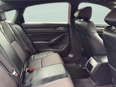 Used 2018 Honda Accord Sport image 17
