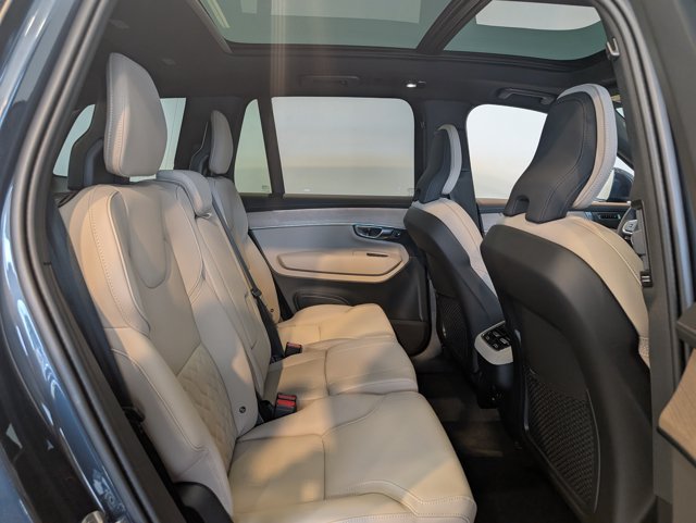 Used 2026 Volvo XC90 B6 Plus w/ Protection Package Premier AWD/4WD image 28