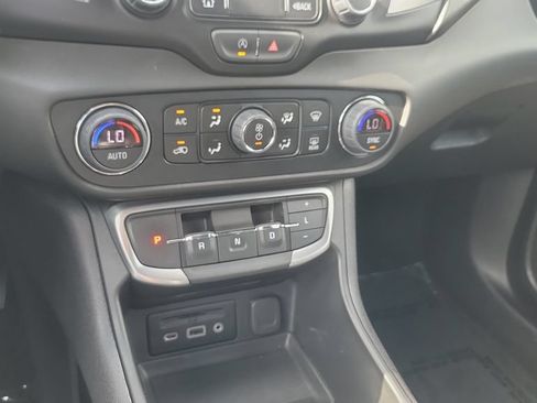 Used 2024 GMC Terrain SLT FWD image 15