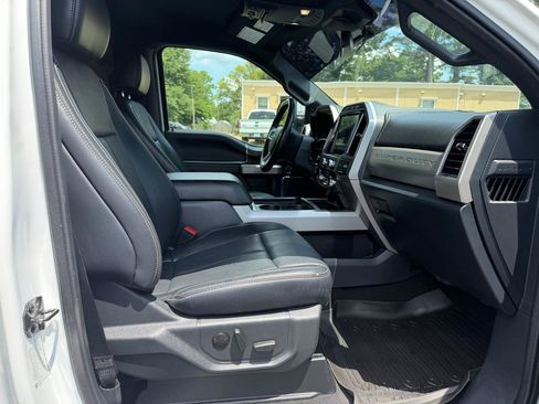 Used 2022 Ford F250 Lariat w/ Lariat Ultimate Package AWD/4WD image 12