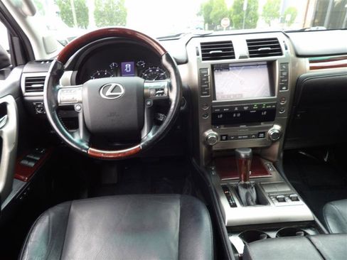 Used 2016 Lexus GX 460 image 19