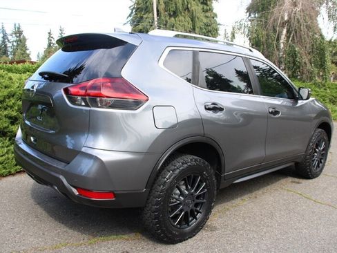 Used 2018 Nissan Rogue SV AWD/4WD image 3