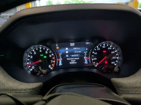 Used 2023 Jeep Compass Latitude w/ Convenience Group AWD/4WD image 6