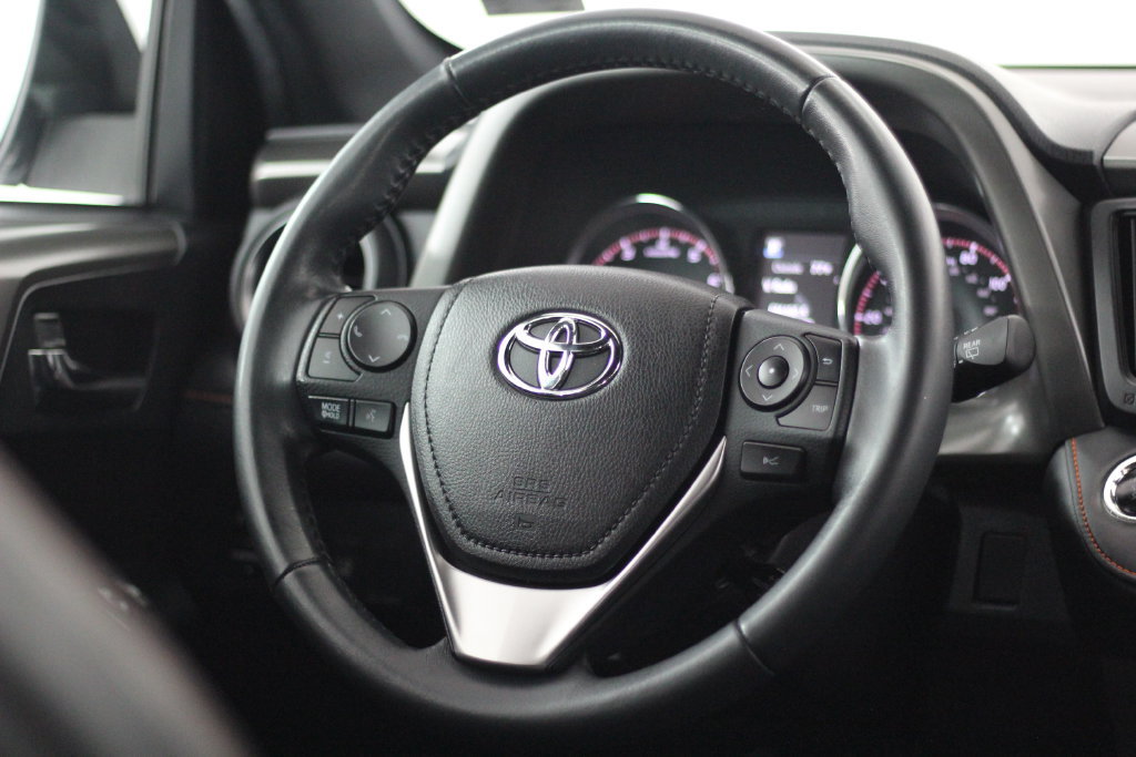 Used 2017 Toyota RAV4 SE AWD/4WD image 11