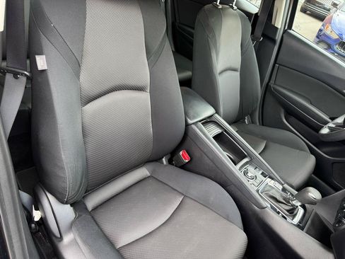 Used 2017 MAZDA MAZDA3 Sport FWD image 9