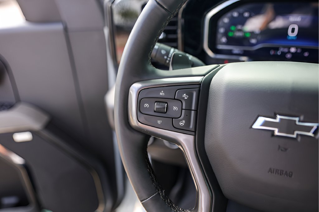 Used 2025 Chevrolet Silverado 1500 ZR2 AWD/4WD image 16
