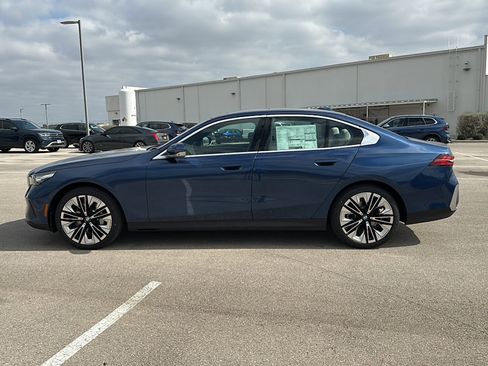 New 2025 BMW 530i w/ Premium Package image 6