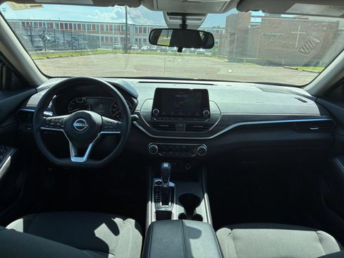 Used 2026 Nissan Altima 2.5 SV FWD image 28