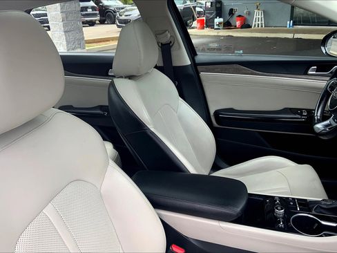 Used 2021 Kia K5 EX image 9