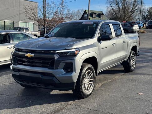 Used 2025 Chevrolet Colorado LT w/ LT Convenience Package image 7