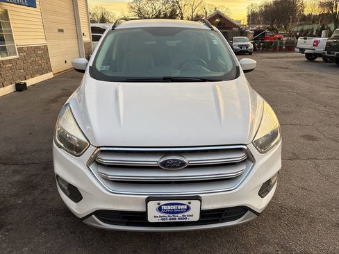 Used 2018 Ford Escape SE image 9