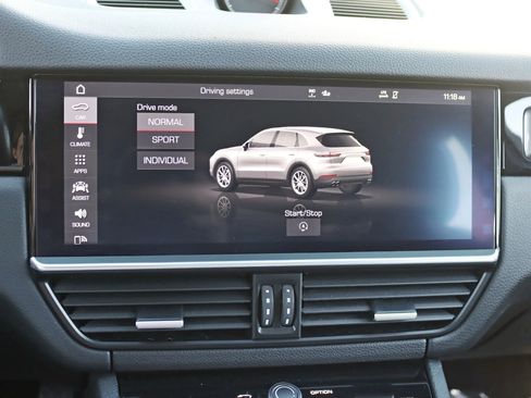 Used 2020 Porsche Cayenne Sport Utility 4D image 24