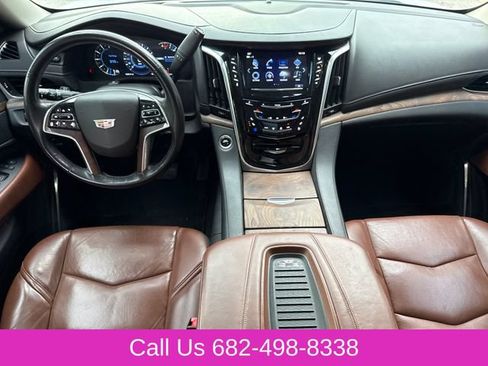 Used 2020 Cadillac Escalade Premium Luxury AWD/4WD image 11