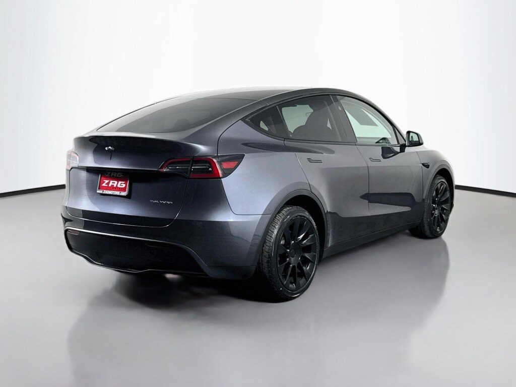 Used 2023 Tesla Model Y Long Range AWD/4WD image 5