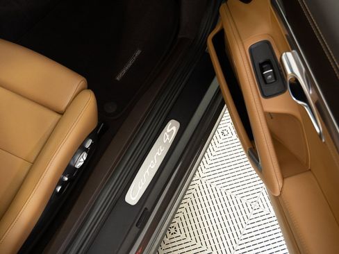 Certified 2018 Porsche 911 Carrera 4S image 23