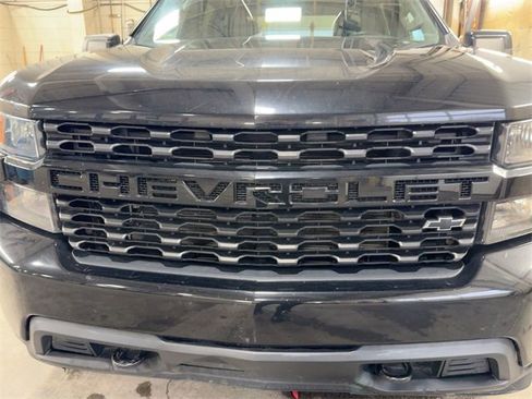 Used 2021 Chevrolet Silverado 1500 Custom image 9