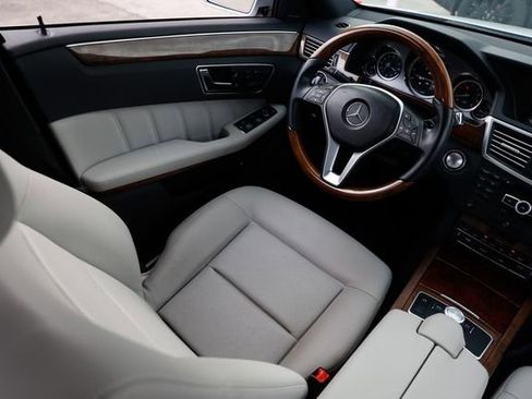 Used 2013 Mercedes-Benz E 350 4MATIC Wagon image 25