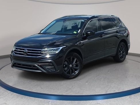 Used 2024 Volkswagen Tiguan SE w/ Panoramic Sunroof Package AWD/4WD image 1