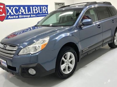 Used 2013 Subaru Outback 2.5i Premium w/ All-Weather Pkg AWD/4WD image 11