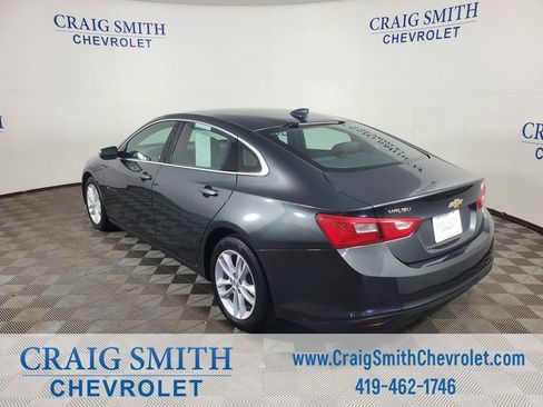 Used 2018 Chevrolet Malibu LT FWD image 3