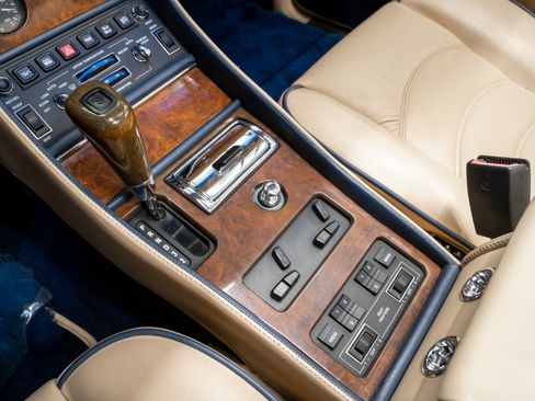 Used 1999 Bentley Azure Mulliner RWD image 27