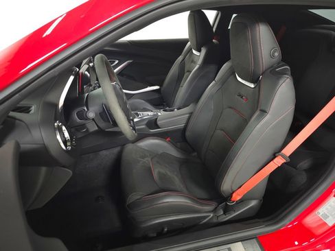 Used 2020 Chevrolet Camaro ZL1 RWD image 17