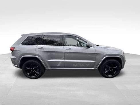 Used 2015 Jeep Grand Cherokee Altitude AWD/4WD image 10