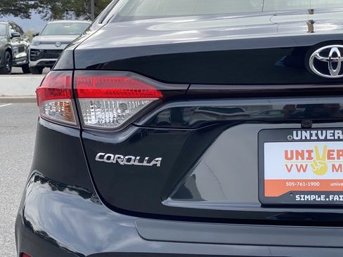 Used 2020 Toyota Corolla LE image 18