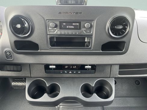 New 2025 Mercedes-Benz Sprinter 2500 image 18